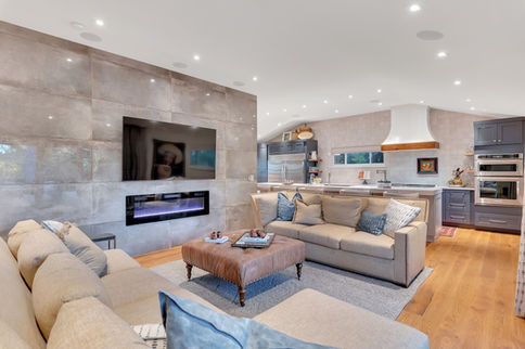 5911 E Crestline Ave-27.jpg