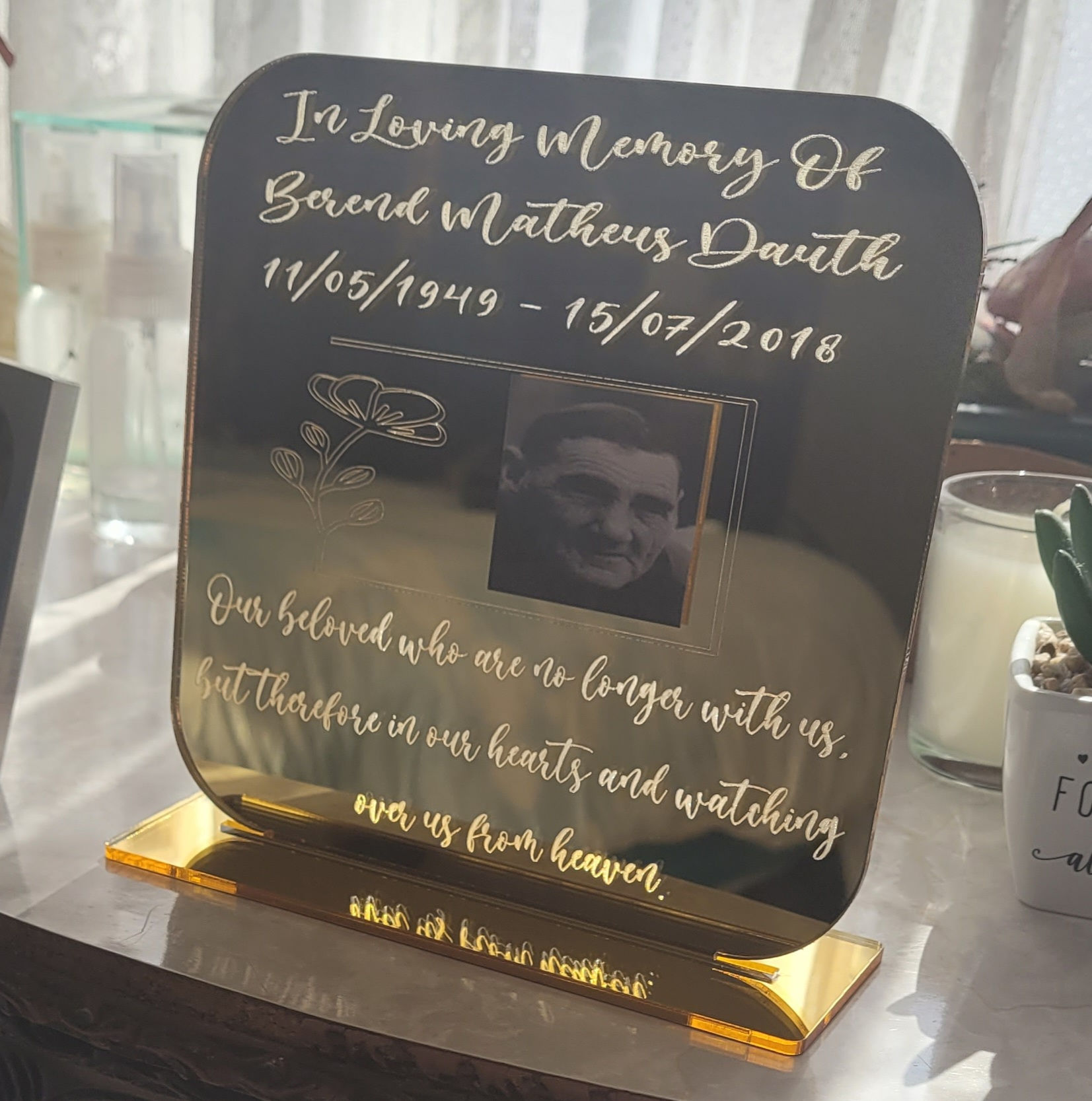 In loving memory stand