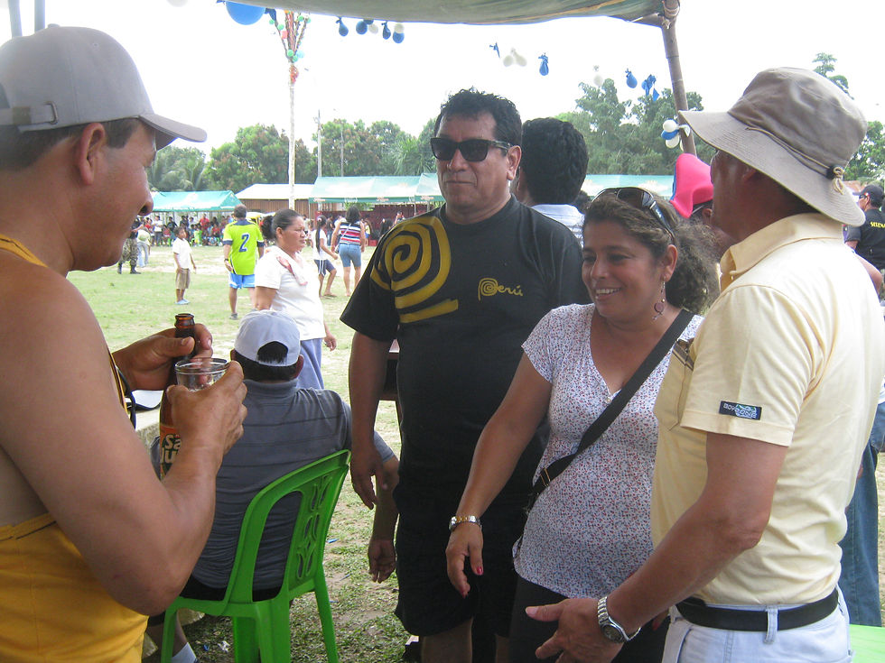Brindando con la Gerente Municipal