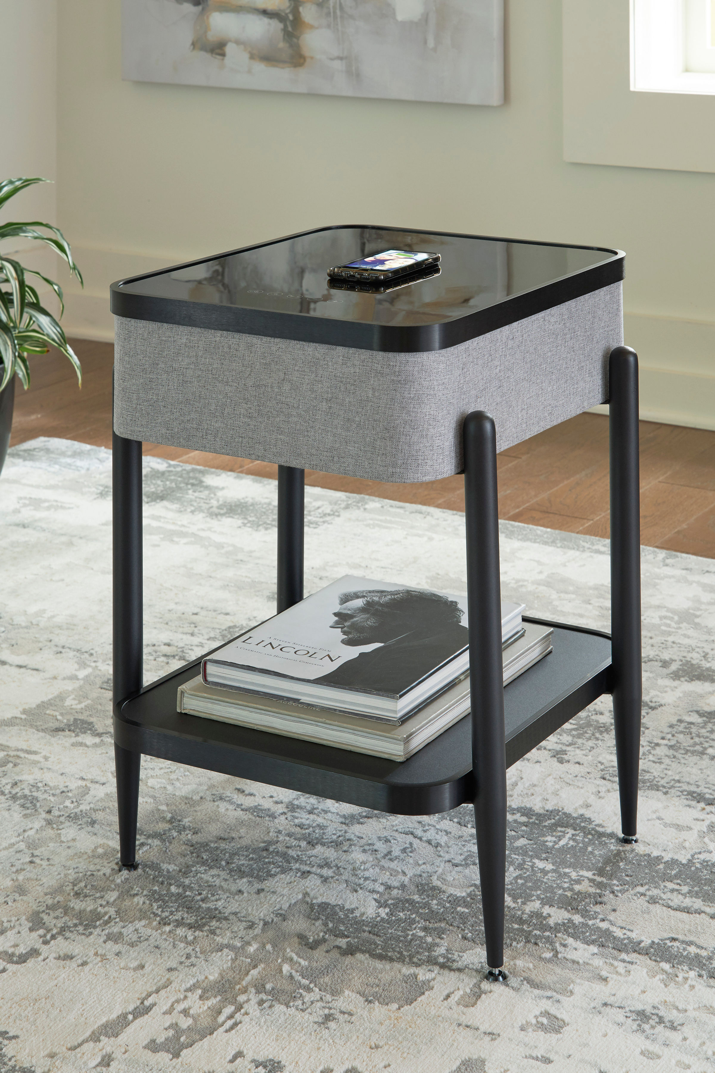 Jorvalee Accent Table With Speakers