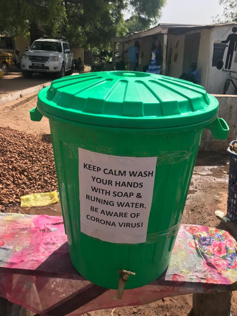 Wasserspender in Brikama.
