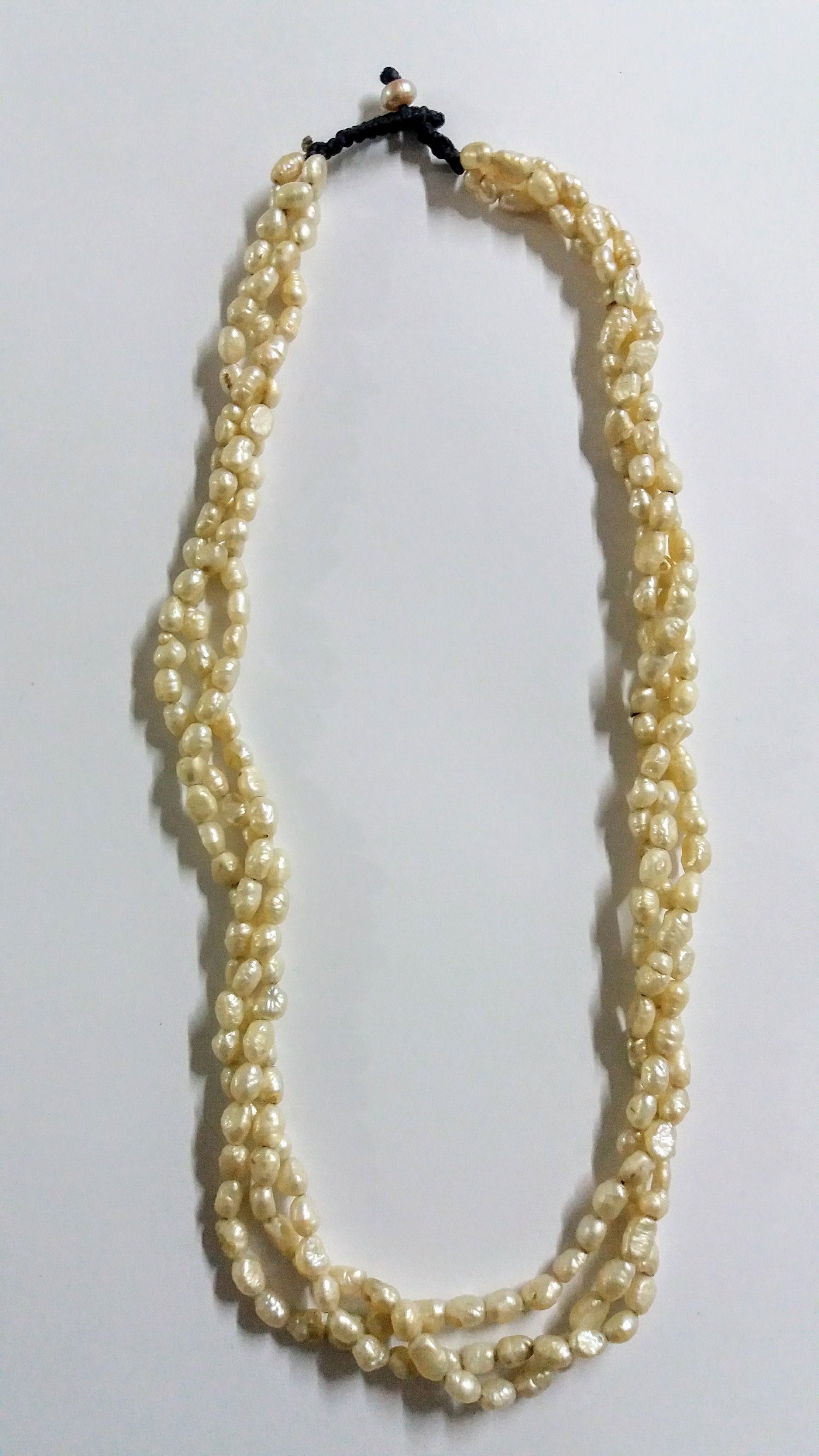 Collar de perlas naturales pequeñas