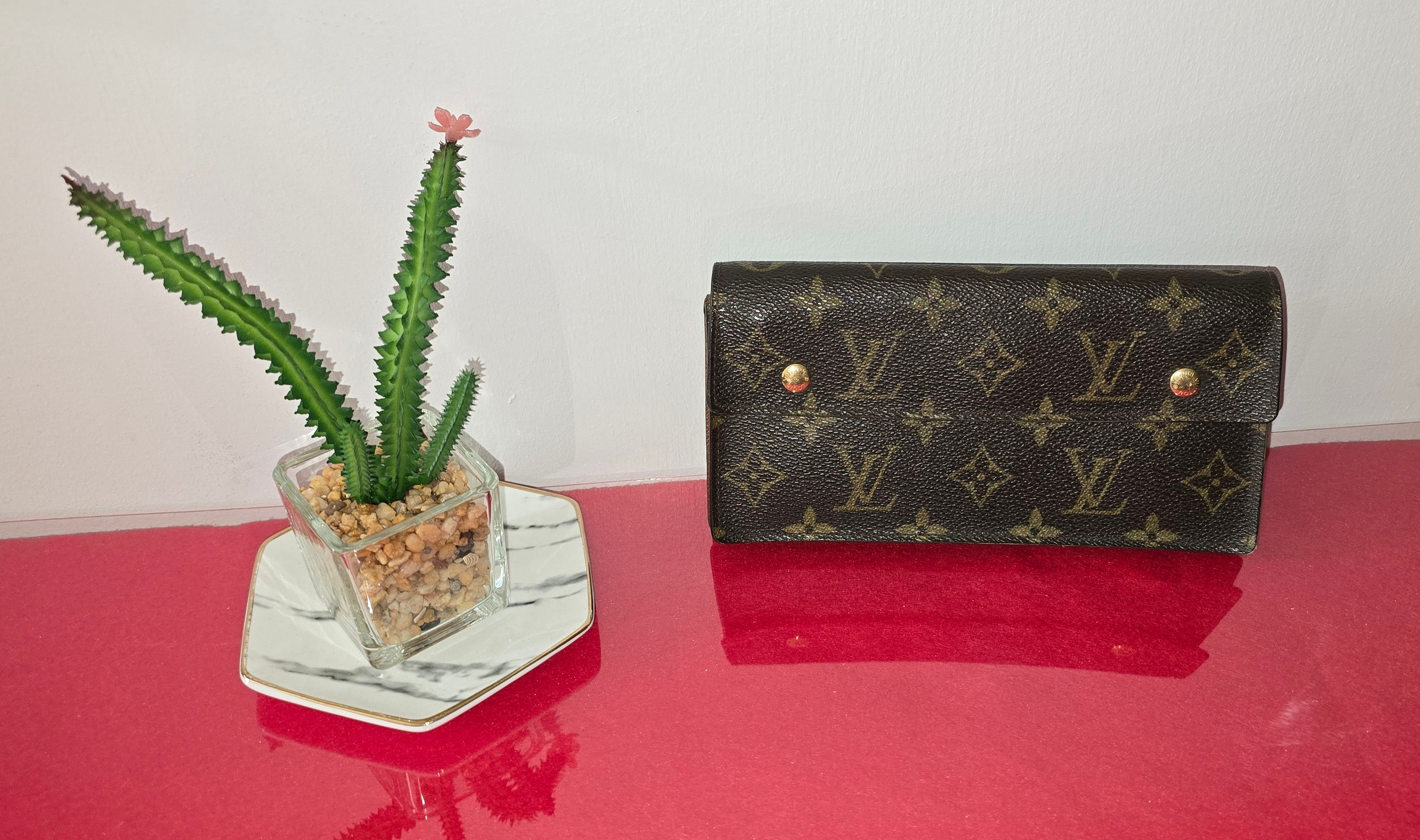 **AUTHENTIC** LOUIS VUITTON MONOGRAM Accordion Wallet