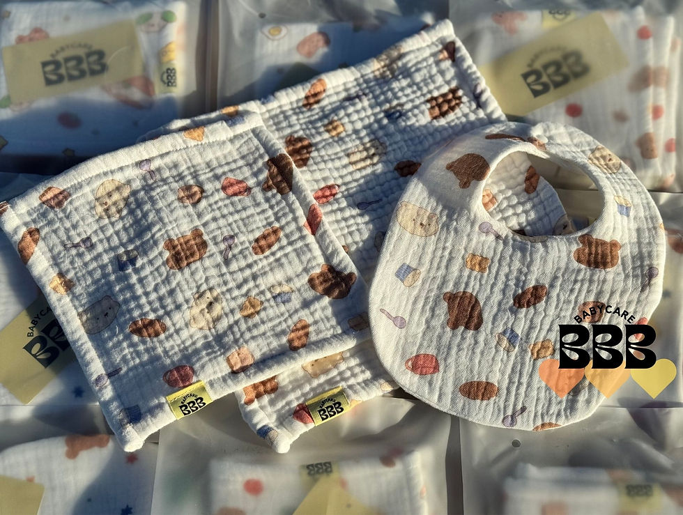 Thumbnail: Gauze Baby Bibs plus Handkerchief 六重紗口水肩紗巾套裝