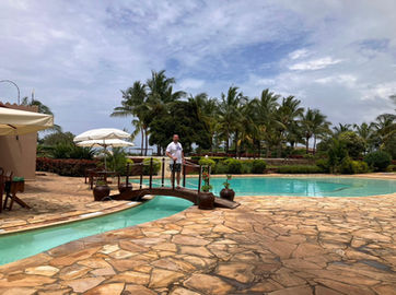 Voyage en famille, voyage sur mesure, travel planner angers, kelly voyage, voyage de noce, lune de miel, voyage à l'etranger, week-end à londres, voyage au maroc, voyage en tanzanie, week-end a séville, travel planner angers, kelly voyage angers, voyage sur-mesure angers