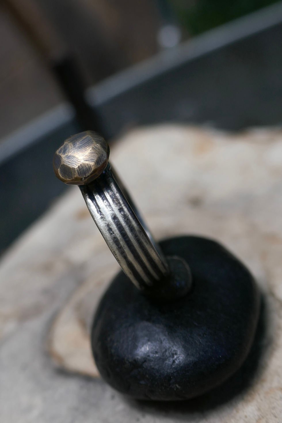 Thumbnail: faceted bronze bitlet minimalist  ring I / size 7.5