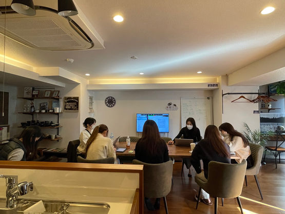 営業ミーティング風景