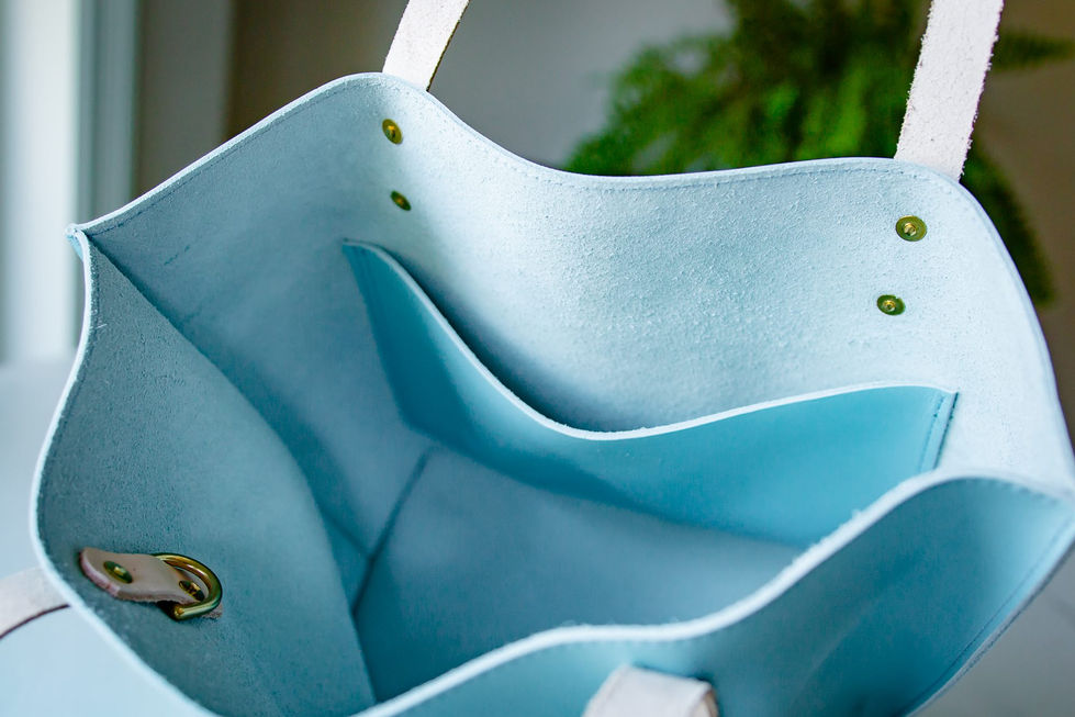 blute tote inside pocket