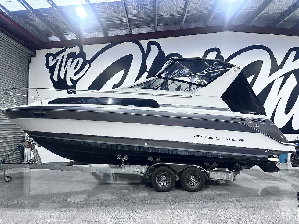 Thumbnail: Bayliner 2855 Diesel Serviced, Optional Trailer