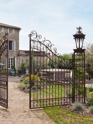 Mariages intimistes et baptêmes à Clisson : des célébrations inoubliables à la Villa Po’strophe