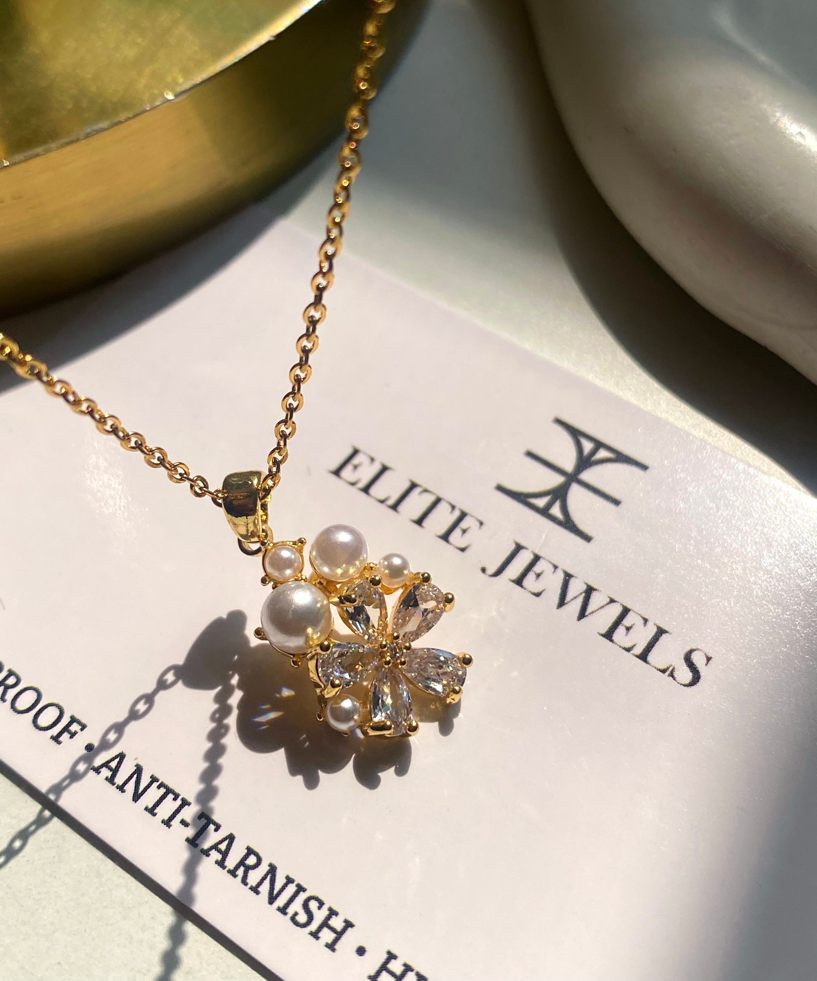 LILY Necklace
