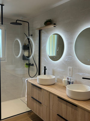 Salle de bain et sanitaire contemporaine et naturelle à Vay (44)