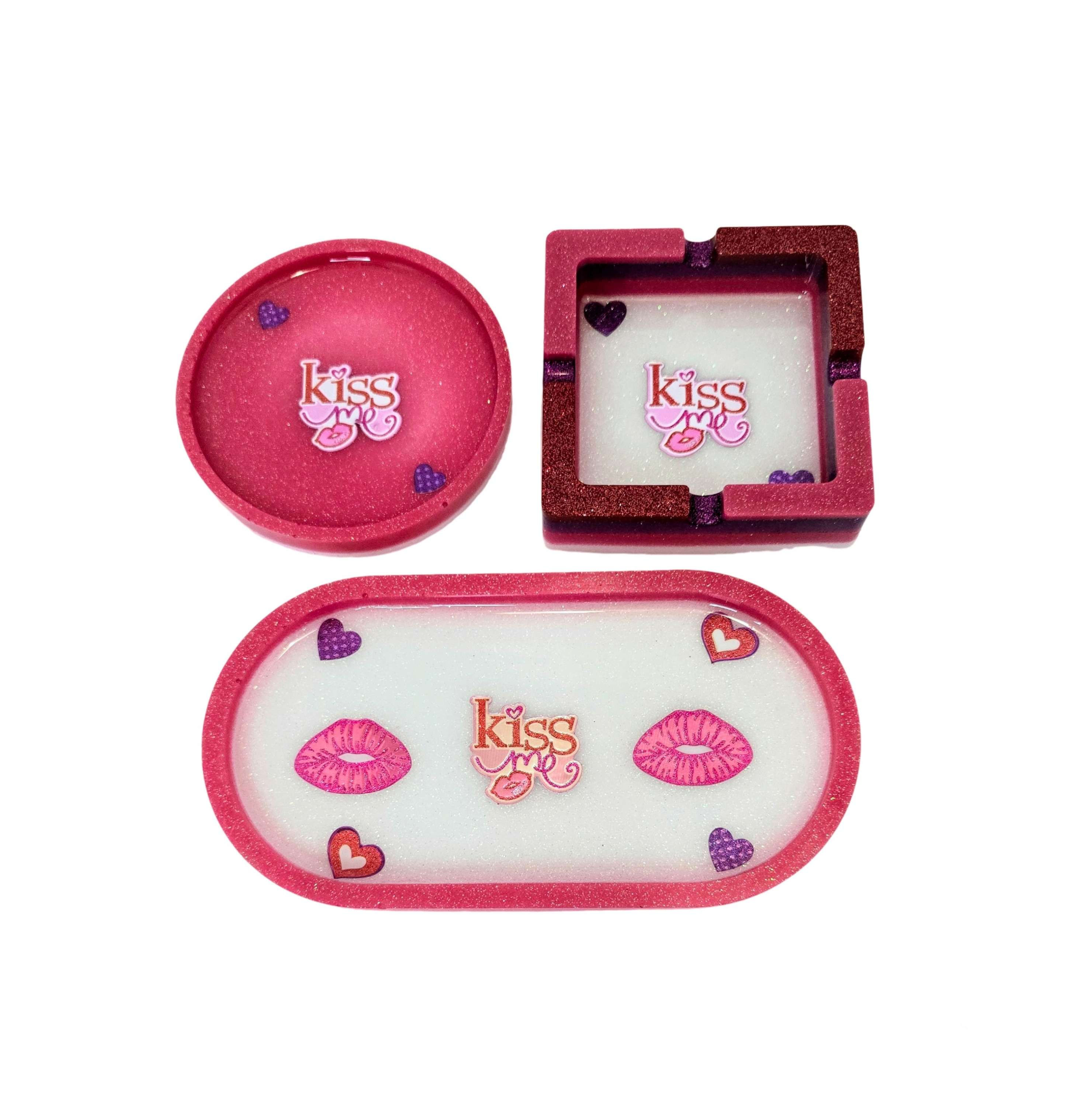 Kiss Me Resin Ashtray Set