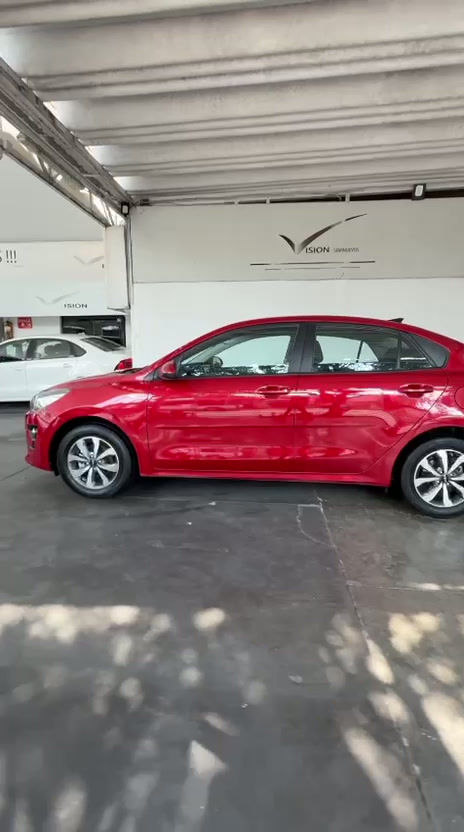 Miniatura: Kia Rio Sedán LX 2023