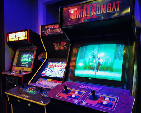 mortal kombat and street fighter arcade games