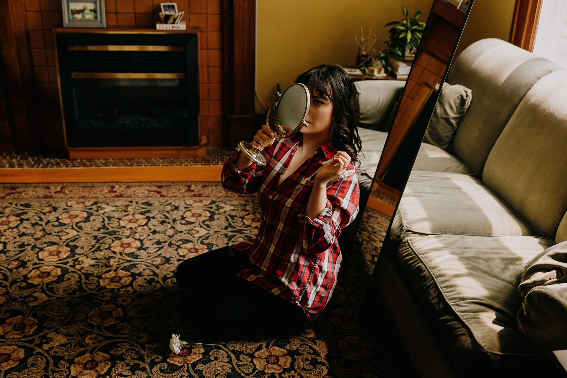 bride getting ready at her home in Calgary Alberta