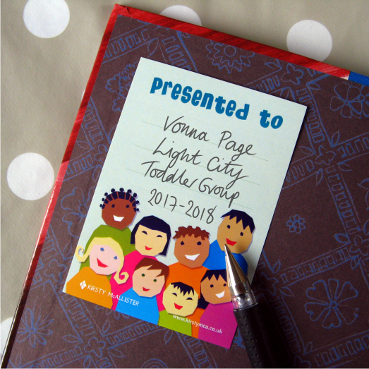 Book presentation label for kids, with a picture of multiracial children