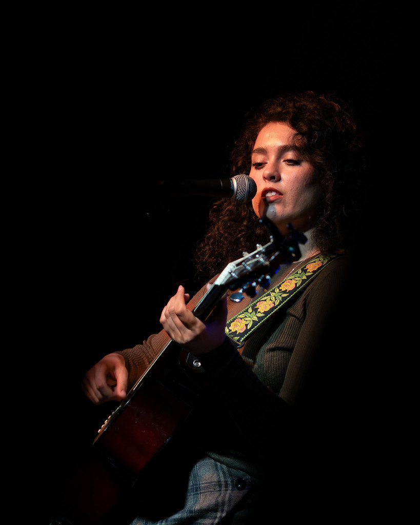 Hana Bryanne's opening set for the evening 	(Photo by Noah De Los Rios)