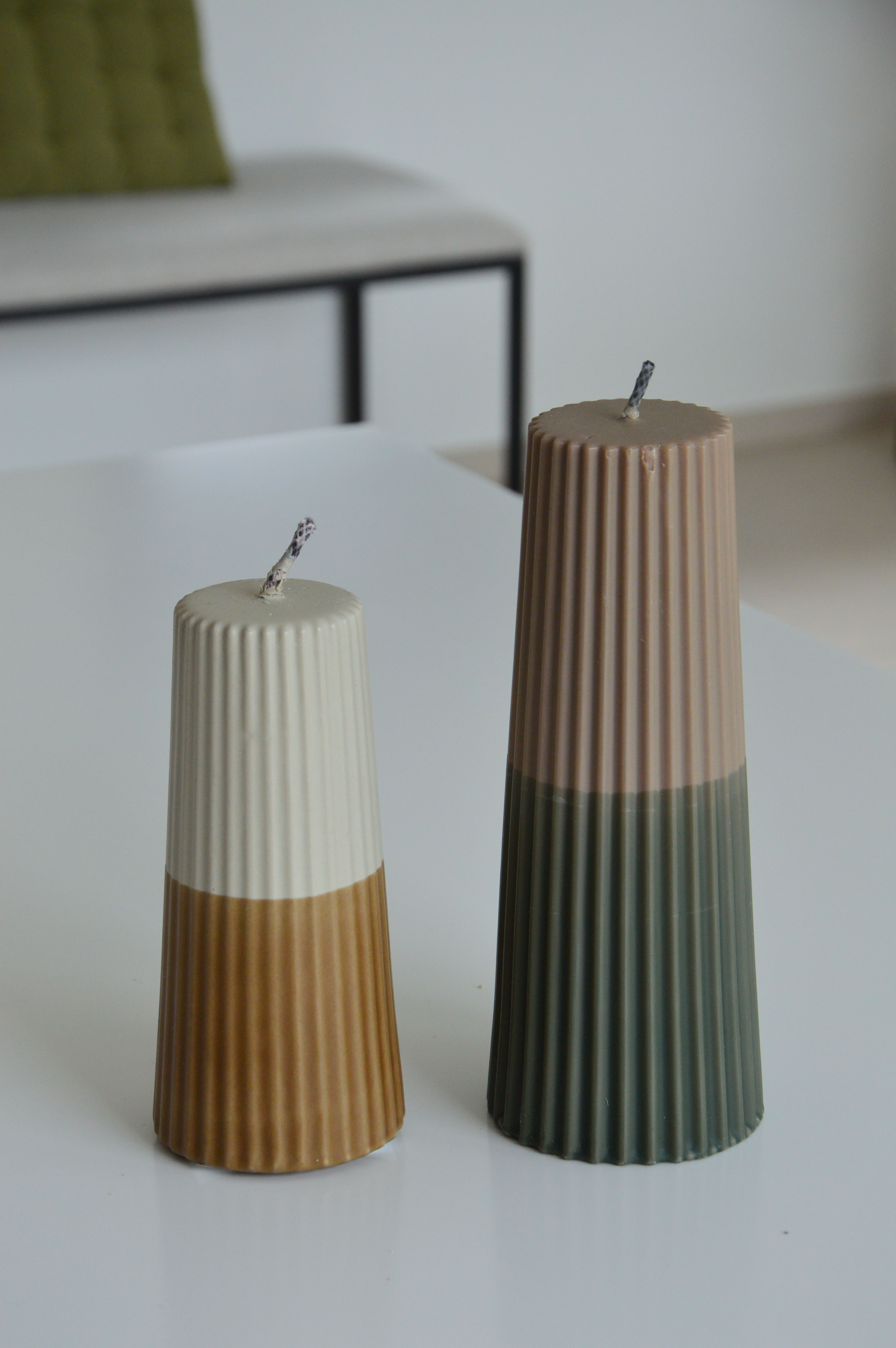Bougies aux lignes cannelées 