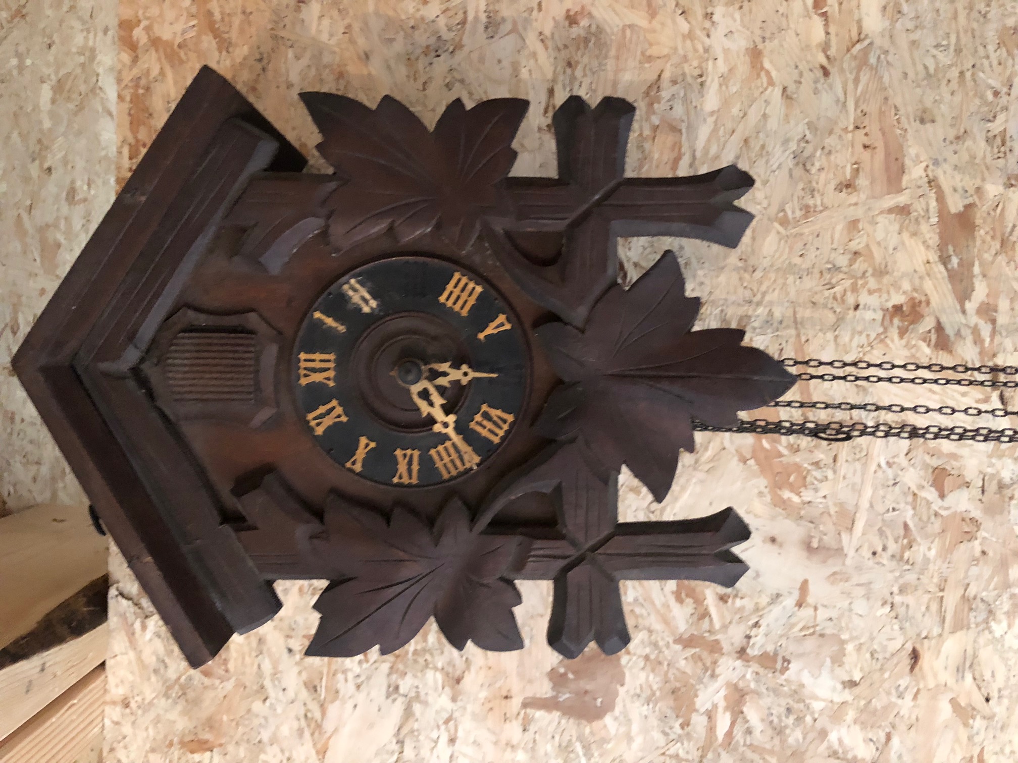 Horloge coucou suisse