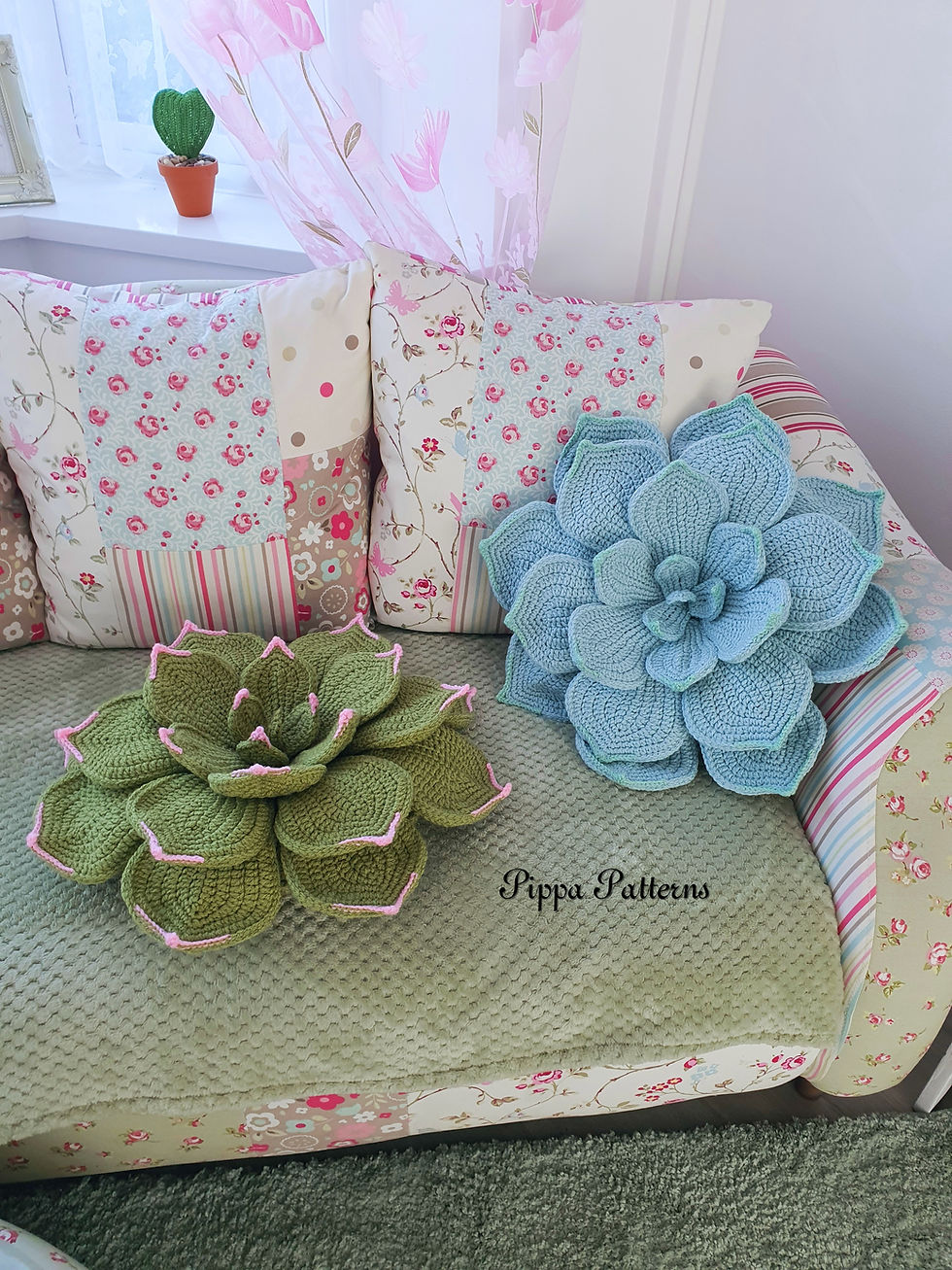 Thumbnail: Hen & Chicks Succulent Cushion