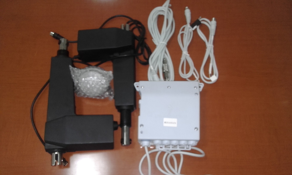 Miniatura: JUEGO DE MOTORES PARA UNIDAD DENTAL