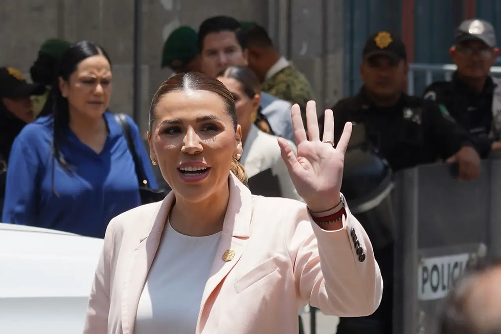 Durante la gestión de Marina del Pilar Ávila Olmeda en Baja California, la entrega de participaciones estatales a los ayuntamientos quedaron ligadas a la contratación de un grupo de empresas encabezado por el empresario tijuanense Marco Antonio Moreno Gómez Santelices, según información recabada por Proceso.
