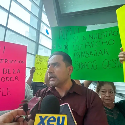 Gestores se manifiestan por cambios implementados en la Oficina de Hacienda