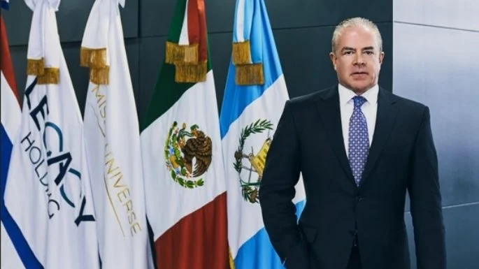 La investigación en la que está involucrado el empresario Raúl Rocha Cantú, copropietario de Miss Universo, por supuesto tráfico de armas y huachicol, también arrojó nombres de diversos funcionarios morenistas.