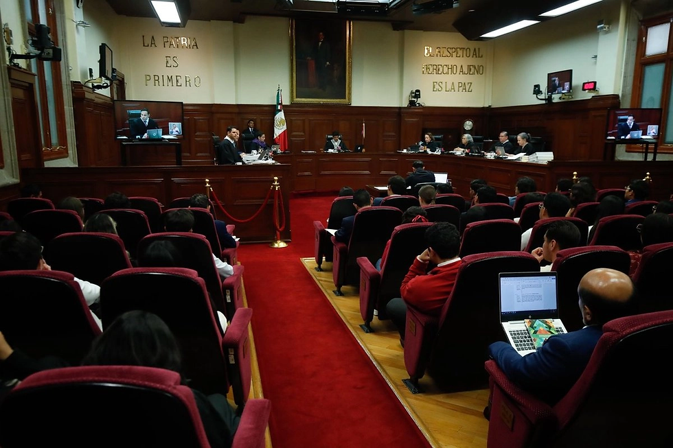 La Suprema Corte de Justicia de la Nación (SCJN) frenó este jueves el cobro de 5 mil 810 millones de pesos en impuestos que el gobierno de la Ciudad de México reclamaba al Instituto de Seguridad y Servicios Sociales de los Trabajadores del Estado (Issste), al ordenar a un tribunal colegiado recalcular la deuda con un nuevo criterio que podría reducir significativamente el monto.