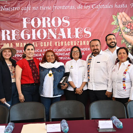 *Realizan en Zentla el primer foro Una mano al café veracruzano*