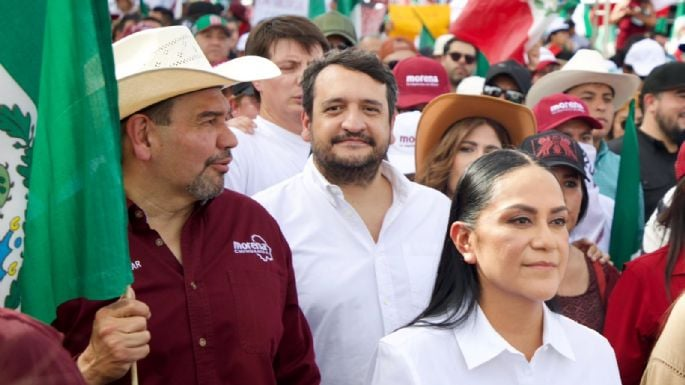 “¿Para cuándo la marcha en Sinaloa?”, así cuestionaron al secretario de organización de Morena, Andrés Manuel López Beltrán, y a la presidenta del partido, Ariadna Montiel, antes de que ambos abandonaran la Marcha en Defensa de la Soberanía Nacional en Chihuahua.