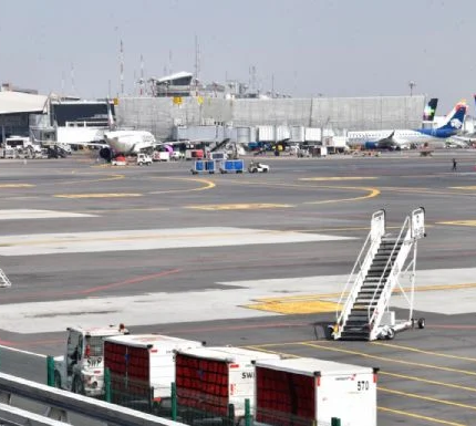 Trump rompe alianza Delta-Aeroméxico; acusa a México de manipular operaciones entre AICM y AIFA