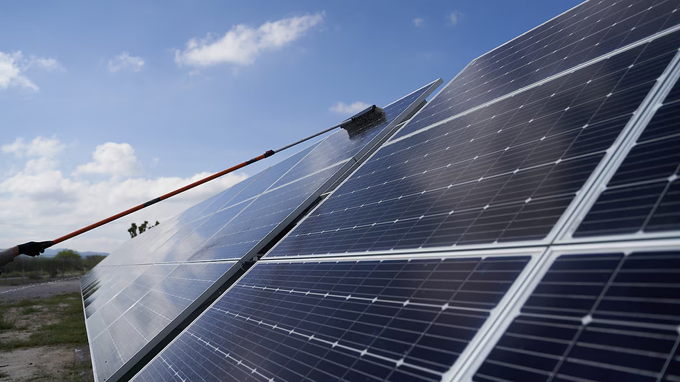 La Secretaría de Energía (Sener) anunció que llevará a cabo 20 proyectos de generación renovable impulsados por participantes privados, que en conjunto implican una inversión de 4 mil 752 millones de dólares, informó Luz Elena González, titular de la dependencia.