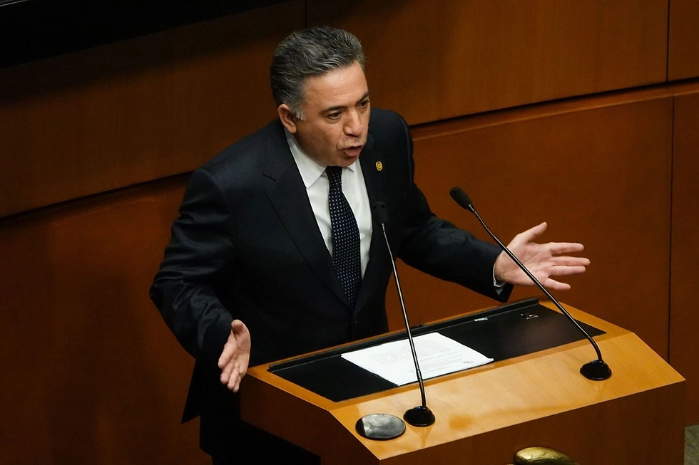 El senador de Morena Enrique Inzunza Cázarez advirtió que no se entregará a Estados Unidos y atenderá puntualmente cualquier requerimiento que le formulen “exclusivamente las autoridades mexicanas” en torno a las imputaciones que desde una corte federal de Nueva York se le hacen por presuntos nexos con el crimen organizado.