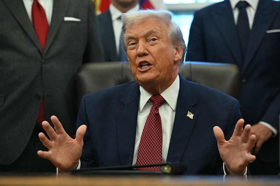 El presidente estadunidense, Donald Trump, afirmó el miércoles que el Tratado entre México, Estados Unidos y Canadá (T-MEC) se dejará expirar o se elaborará otro acuerdo. La declaración se produjo el mismo día en que dio inicio la audiencia pública previa a la revisión del tratado que está a cargo de la Oficina del Representante Comercial de Estados Unidos (USTR) y en la que participan grupos agrícolas, empresariales y políticos.