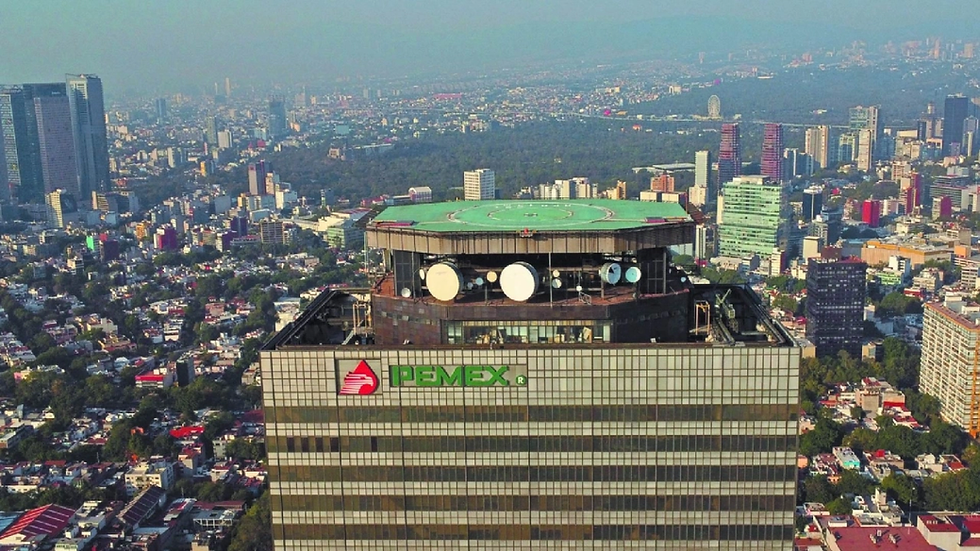 El Estado mexicano perdió 3,200 millones de pesos por Petróleos Mexicanos (Pemex) en enero-abril de 2026, esto debido a una caída de los ingresos petroleros porque se está exportando menos crudo y también por los apoyos del gobierno federal a la empresa estatal.