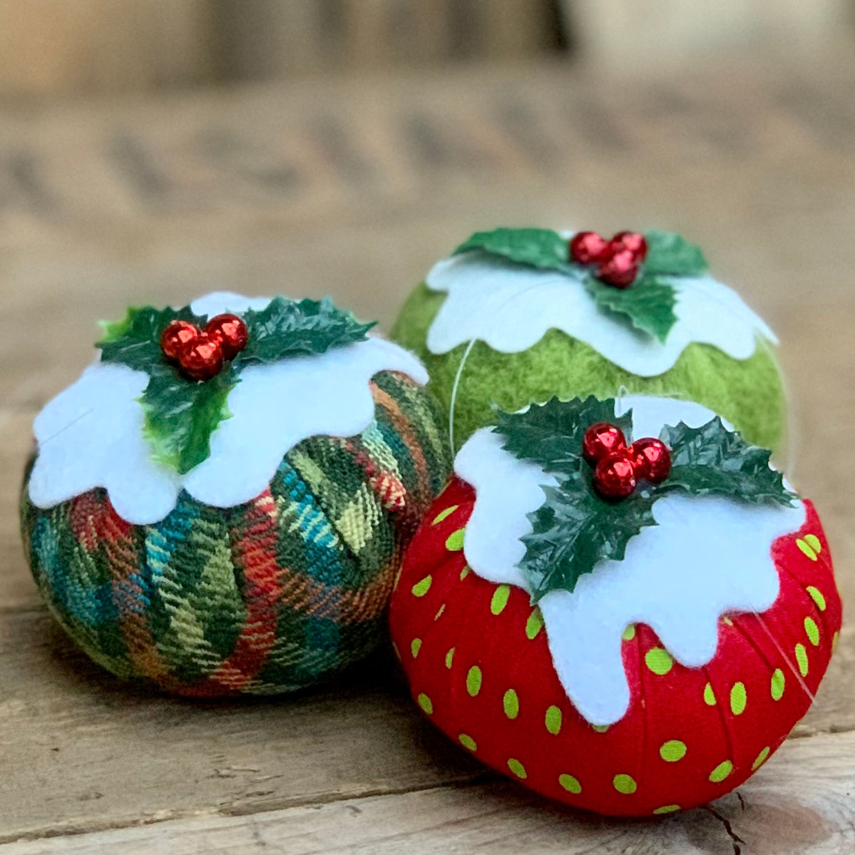 Set of 3 Green/red Christmas pudding decorations