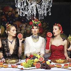 Cena gourmet siciliana con cucina tipica e vini locali, inclusa nell'esperienza privata Sicily Grand Private Journey.
