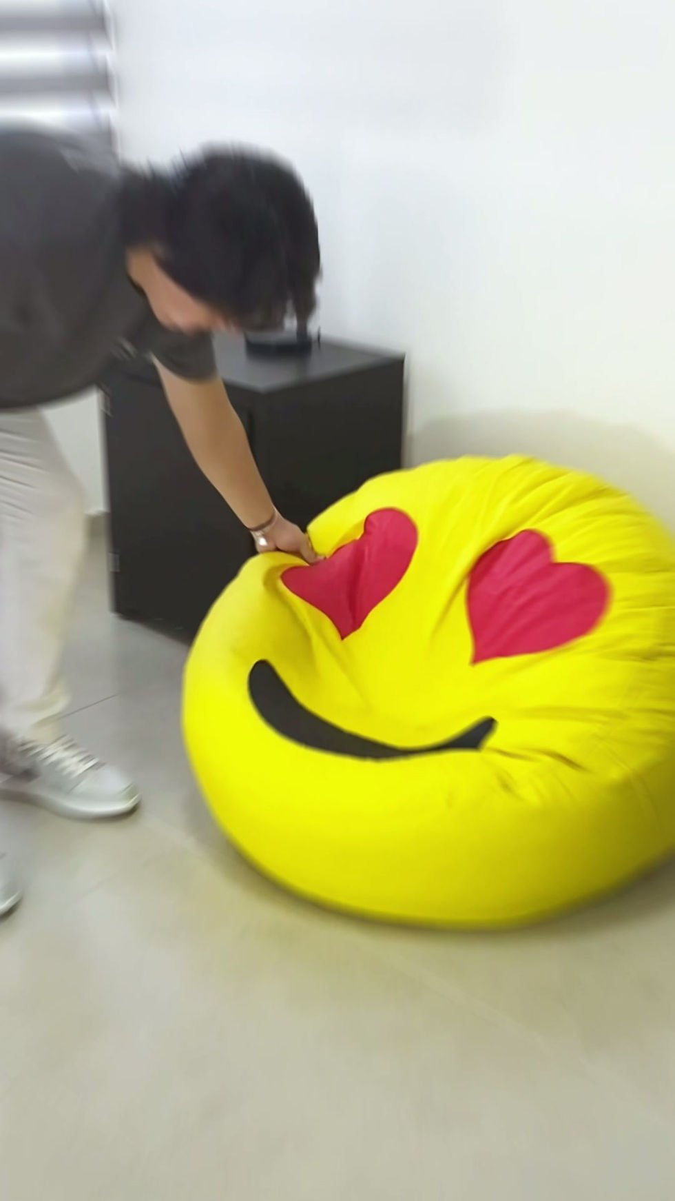 Miniatura: Sillón Puff Emoji Enamorado. Ideal Para Personas De Hasta 80 Kg