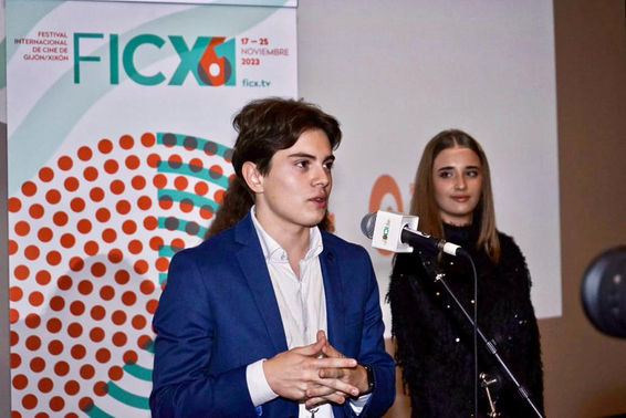 Gonzalo Escrig Molina y Celia Simó Pérez presentando el cortometraje 'La Casa Encogida' en el Festival Internacional de Cine de Gijón 