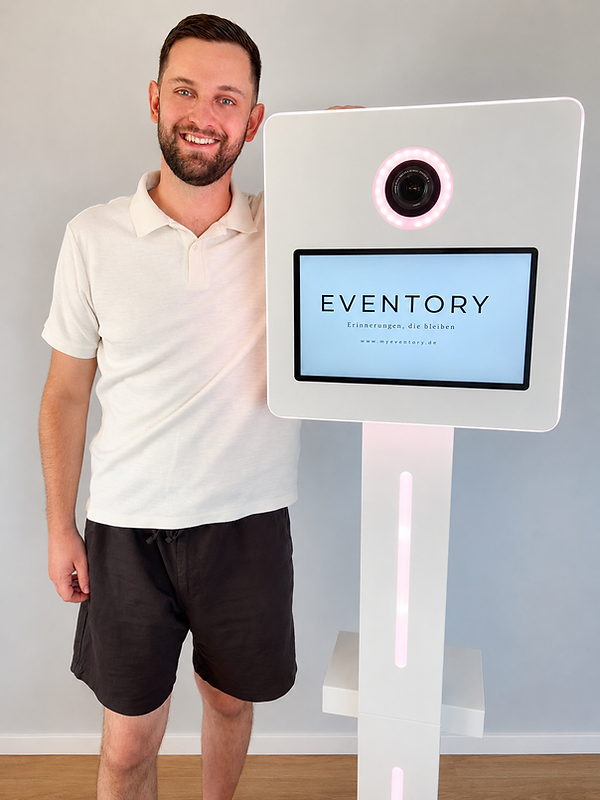Eventory Inhaber mit Eventory Fotobox zum Mieten in Fulda und Osthessen