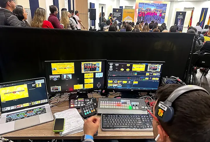 Transmisión híbrida de eventos con control técnico y monitoreo de señal en tiempo real