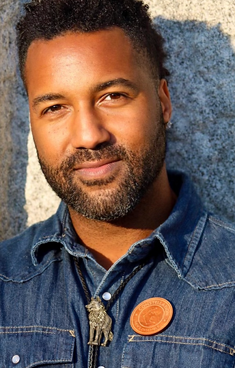 Gabriel Headshot.png