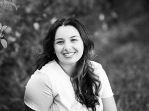Portrait photography of women in outdoor setting