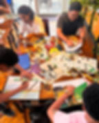 During the last day of the program, the participants allied their worldview with artivism practices to express their messages. Foto: Lucas Freire