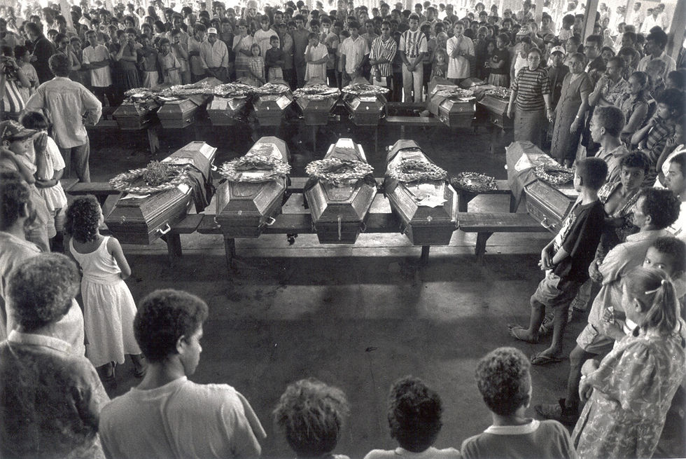 A violenta ação policial na Curva do S deixou marcas que são sentidas até hoje. Foto: Sebastião Salgado