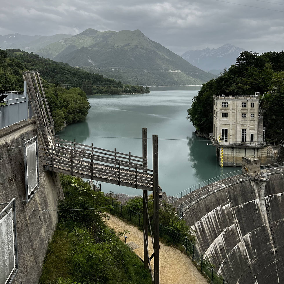 Sautet Dam with water in the distance