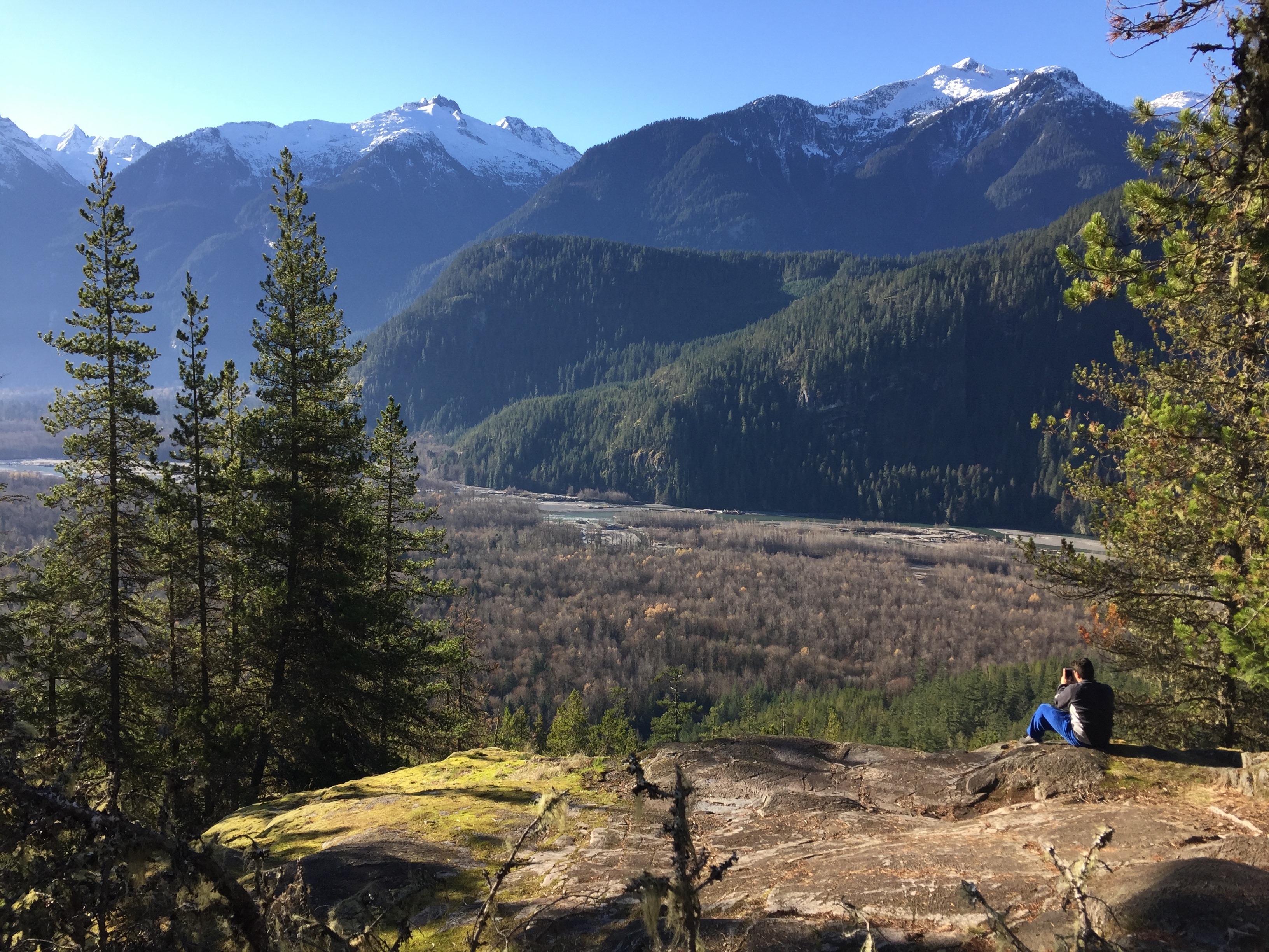 Short hikes already lead to beautiful views over the Squamish Valley