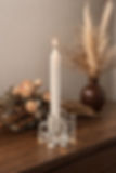Bougeoir vintage en verre massif design géométrique sur table en bois